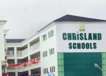 Girl In Chrisland School Video