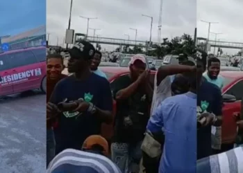 Nigerian Students Invade Lagos Airport