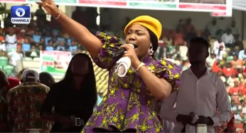 Surprise As Gospel Artiste, Mercy Chinwo Performs At PDP Rally In Akwa Ibom