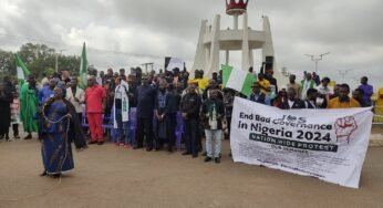 Day 4: #EndBadGovernanceInNigeria Protesters Block Road, Hold Sunday Service In Jos